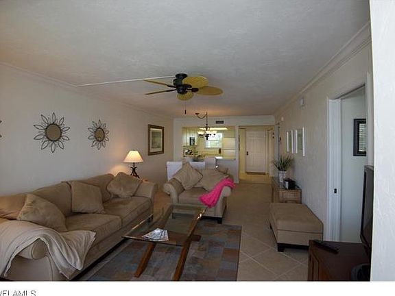 4th image of 897 Collier Ct #4-404