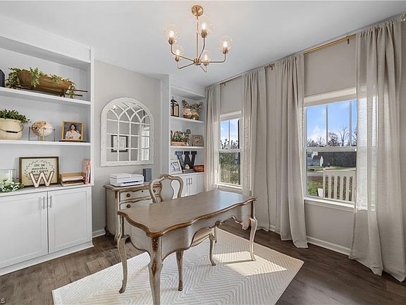 5th image of 109 Sherwood Ct