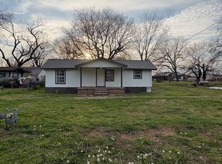 207 S 3rd St, Porum, OK 74455