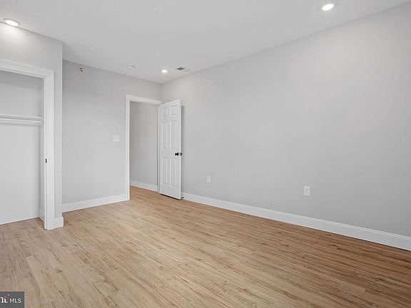 4th image of 2932 W Oxford St Floor 3
