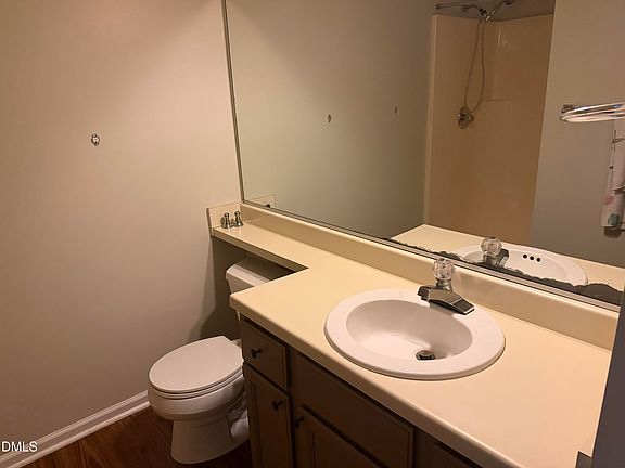 4th image of 4324 Pin Oak Dr
