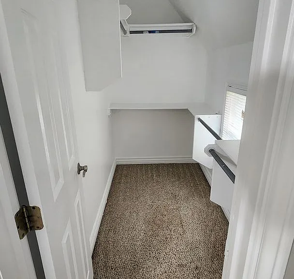 225 E Edwards St — Photo 35