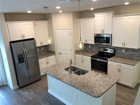 5th image of 4619 Saint Bernard Dr