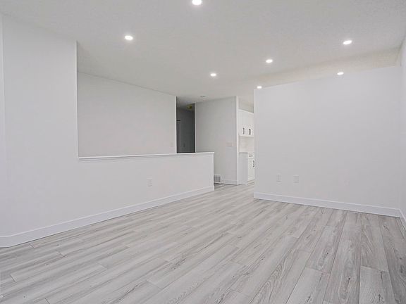 3rd image of 4716 207th St NW