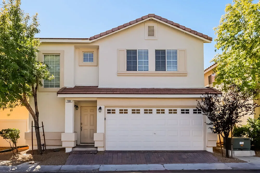 3 bed, 2.5 bath, 1502 sqft, $1,990 — Photo 1