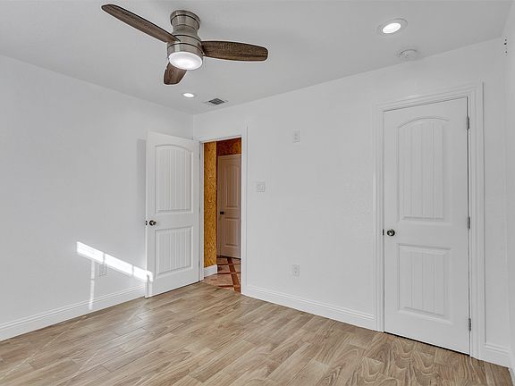 3rd image of 8115 Goldfield Dr