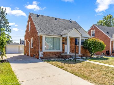 25535 W Hills Dr, Dearborn Heights, MI, 48125