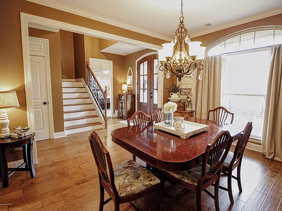 5th image of 4185 Southern Manor Dr N
