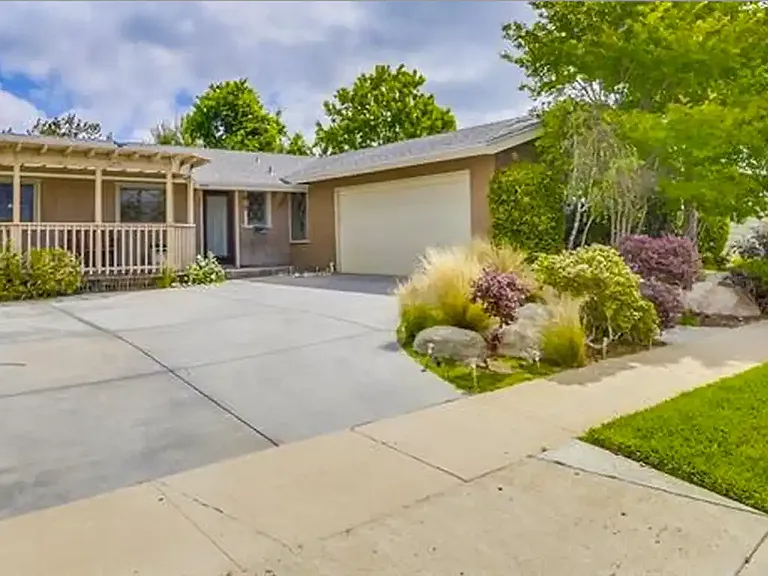 Mount Frissell Dr — Photo 34