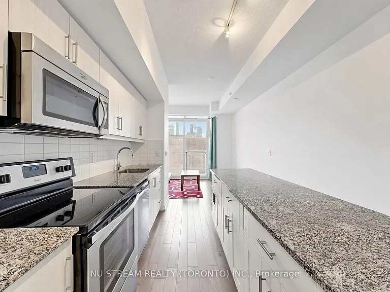 10 Willison Sq #708 — Photo 5