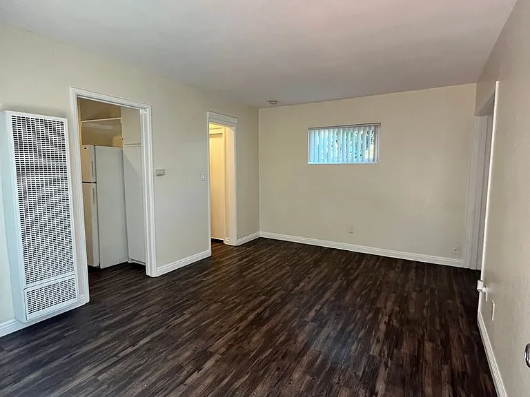 4438-44 Kansas St — Photo 10