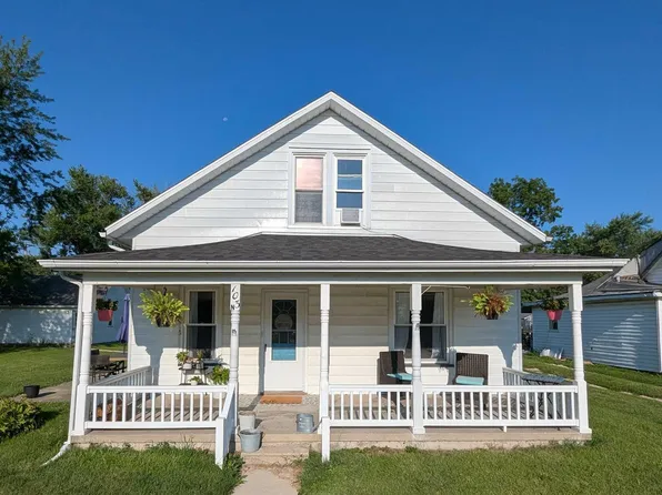 103 N 4th St, Dunlap, IL 61525