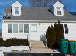 21372 W Highland Dr, Lake Zurich, IL