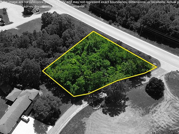 4th image of 3010 Woodland Dr