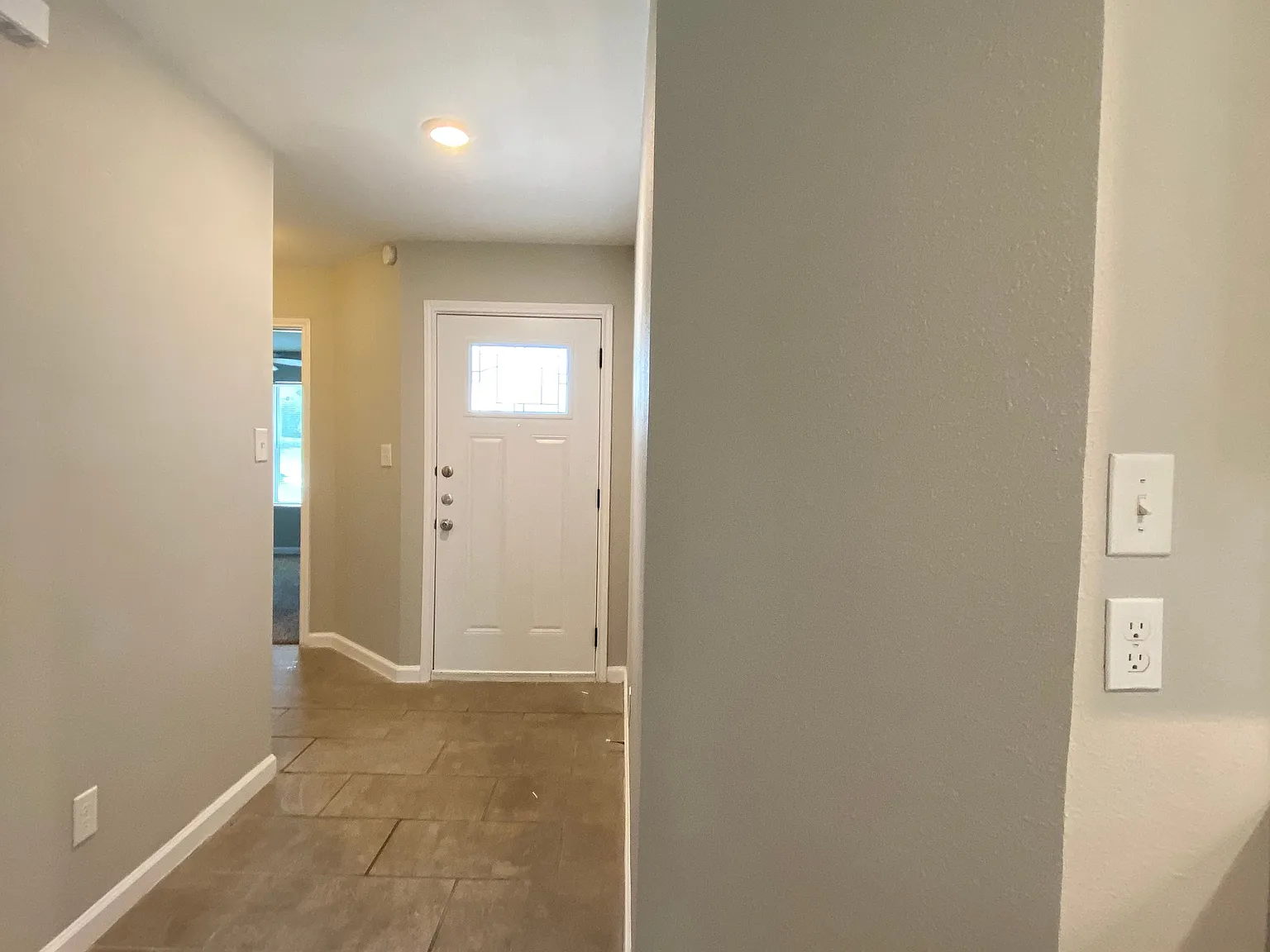 4 bed, 1730 sqft, $1,895 — Photo 4