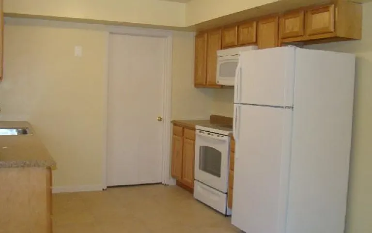 11 Ember Ln — Photo 2