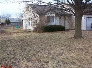 561 Knob Hill Dr, O'Fallon, MO 63366