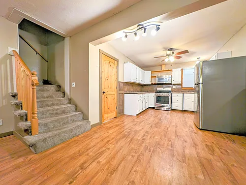 304 Oak Ave SW Photo 1