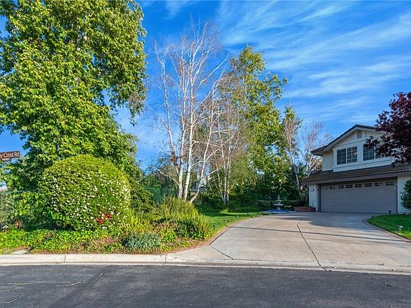 3rd image of 10 Valley Crest Rd