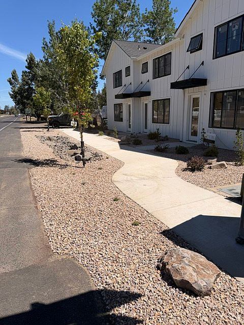1st image of 122 N Locust St #2