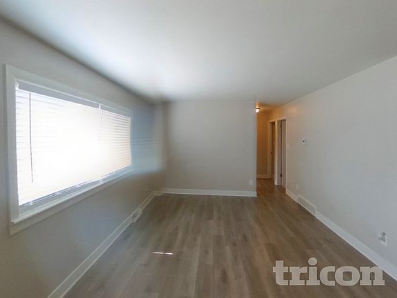 2nd image of 3514 E La Salle St