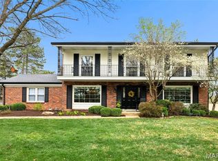 166 Saddleford Dr, Chesterfield, MO