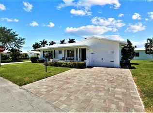 1715 SW 19th Ct, Boynton Beach, FL 33426