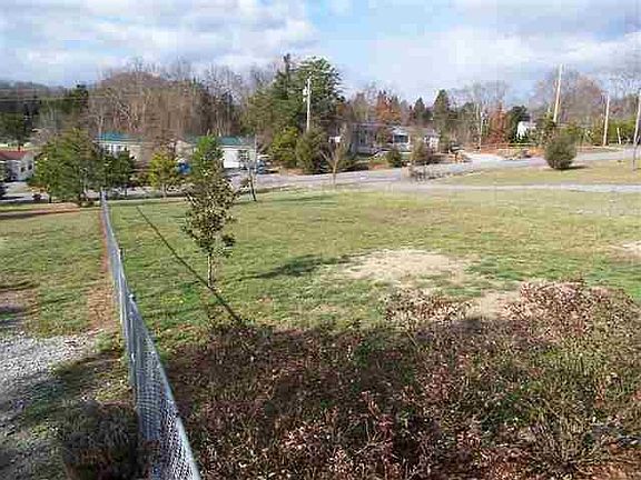 3rd image of 316 Rolling Meadows Dr