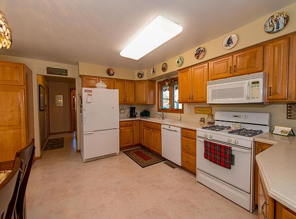 2nd image of 1233 Thornwood Dr