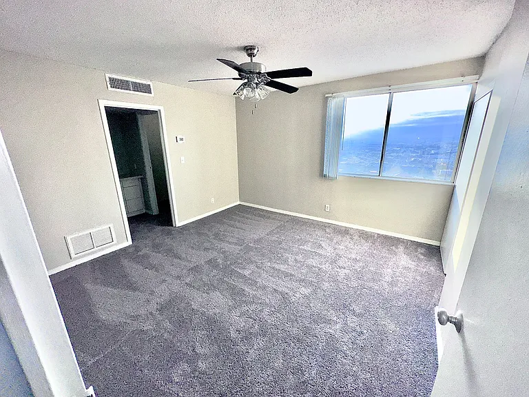 The Regency Apartments — Photo 137