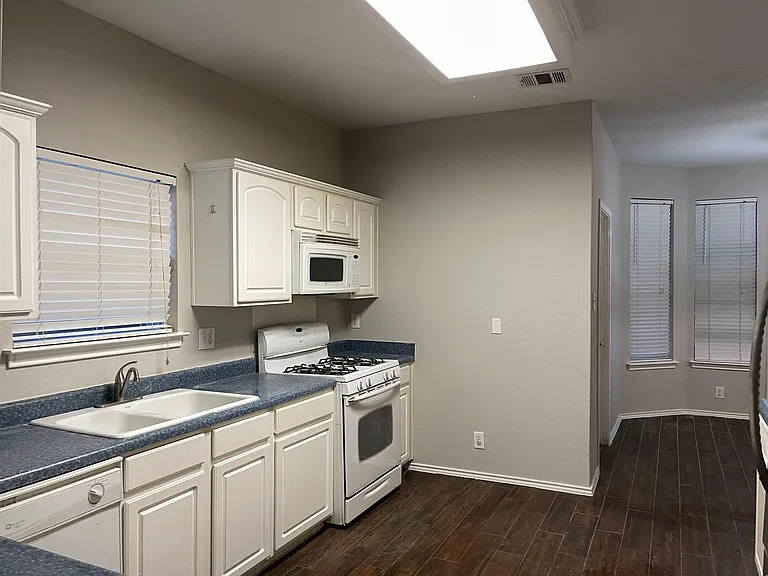 13914 Riverbank Pass — Photo 3