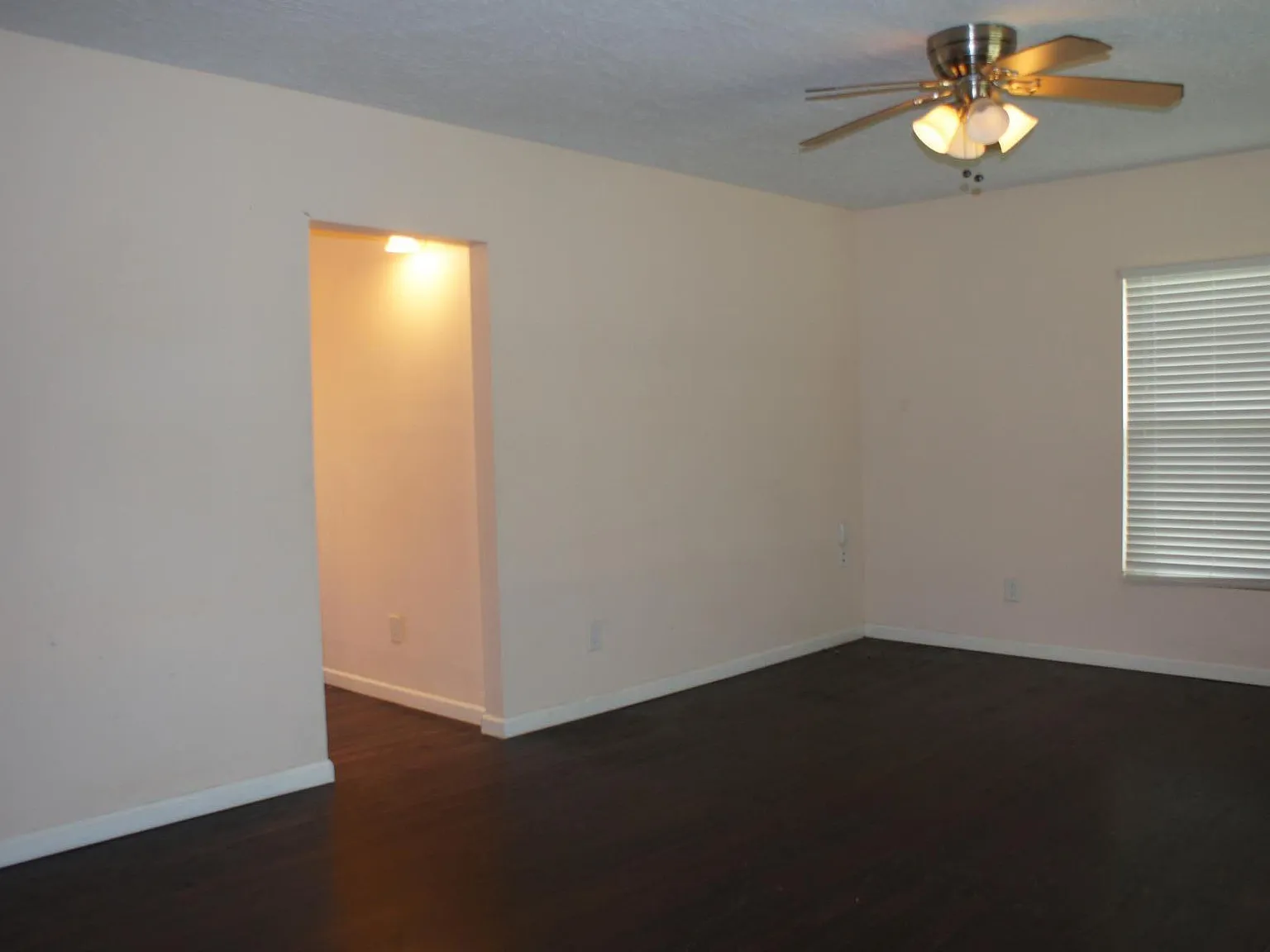 3 bed, 1428 sqft, $1,900 — Photo 3