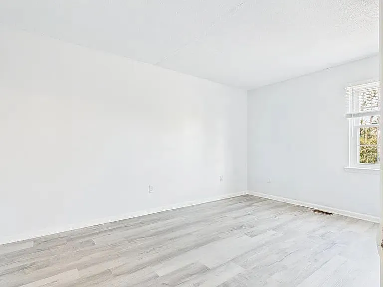 8811 Hunter Ridge Dr — Photo 14