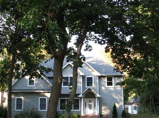 33 Hilltop Dr, Sound Beach, NY 11789