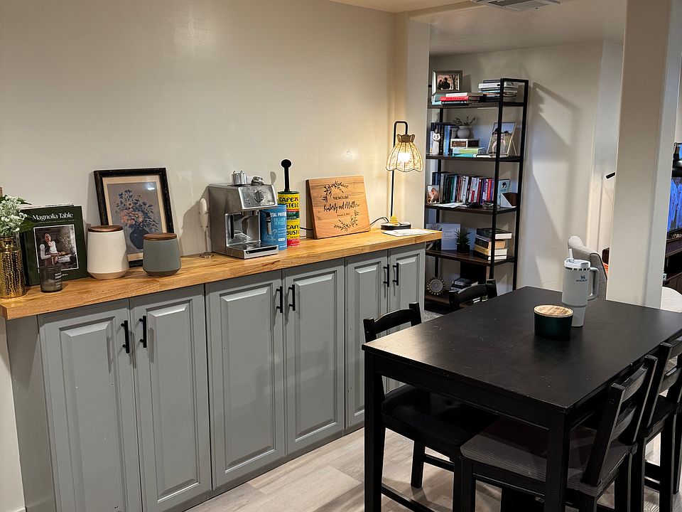 kitchen view of entrance