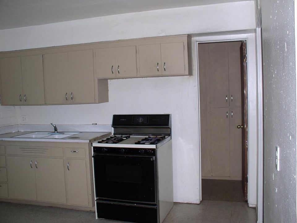 Building Photo 4