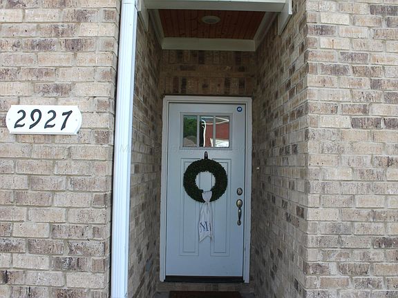 2nd image of 2927 Phelan Cir SE