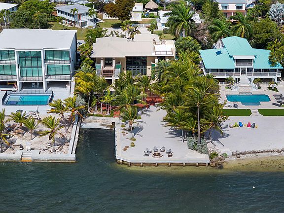 2nd image of 352 Sound Dr