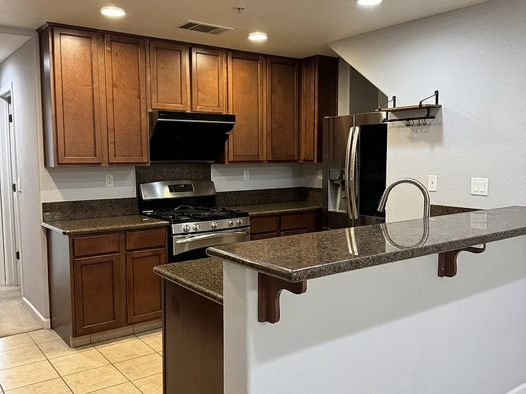 2214 Beech Cir — Photo 4