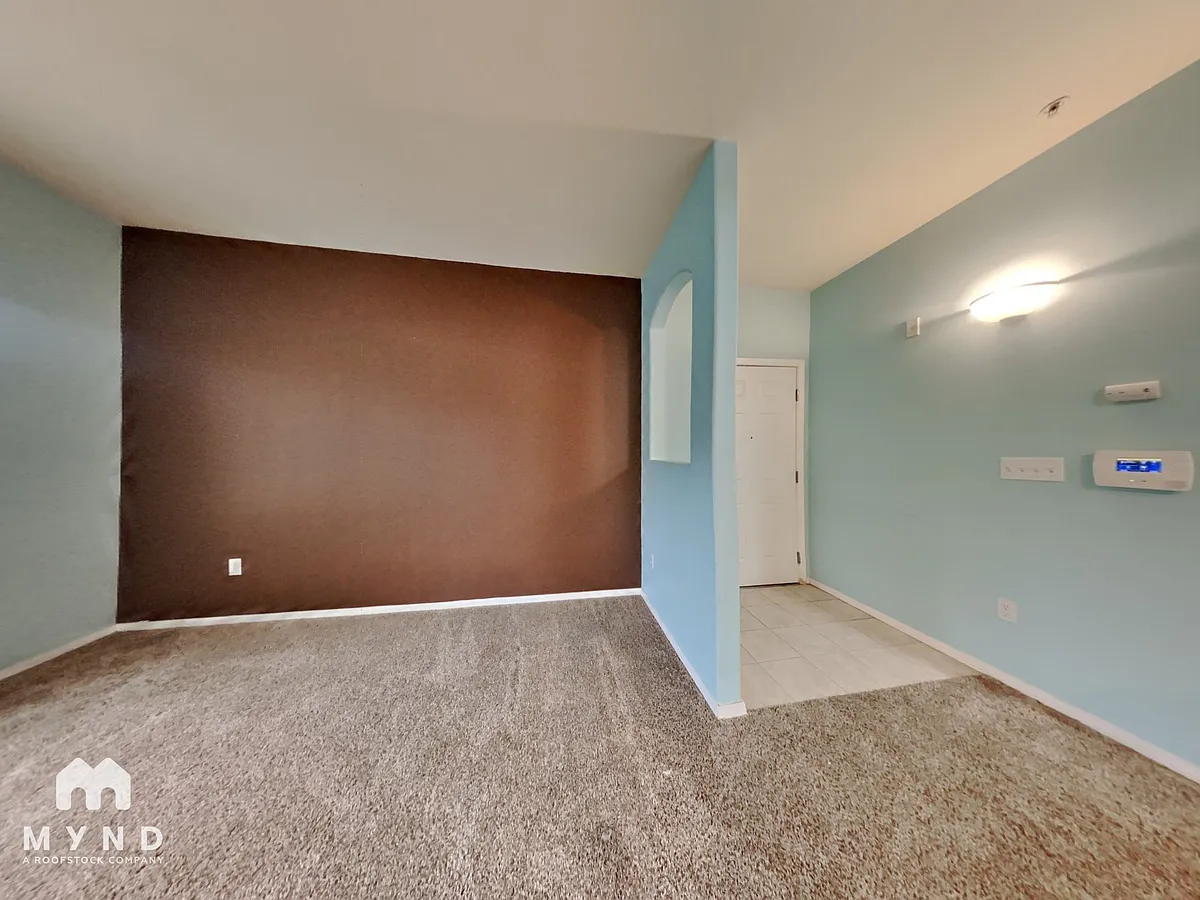 Photo 2 of 31 - 4200 E Commerce Way #812 - Sacramento, CA Building Photo - 4200 E Commerce Way #812