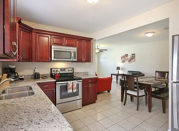 5th image of 2220 Mendez St
