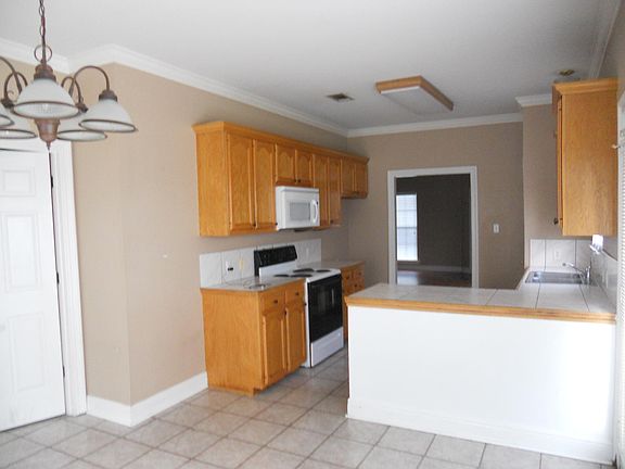 2nd image of 37553 Southwood Village Ave