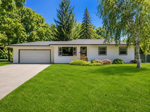 17701 W Rogers DRIVE, New Berlin, WI 53146
