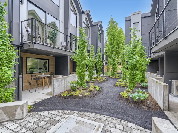 7510 43rd Avenue S #A, Seattle, WA 98118