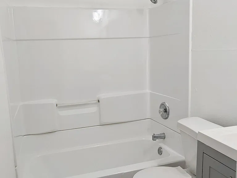 474 Holderness St SW #3 — Photo 8