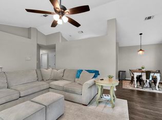 559 Rough Leaf Ln, Mary Esther, FL 32569