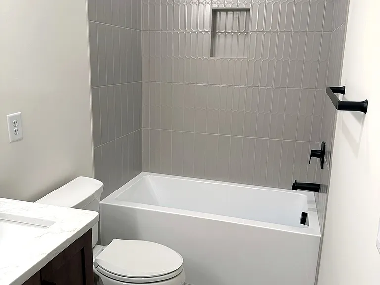 4117 Sarah Dr — Photo 16