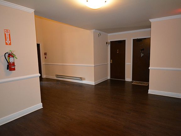 2nd image of 6S110 Park Meadow Dr APT 9A