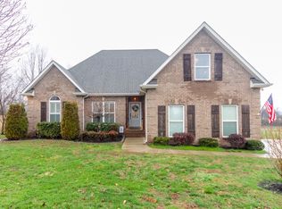 121 Oak Knoll Ct, Murfreesboro, TN 37127
