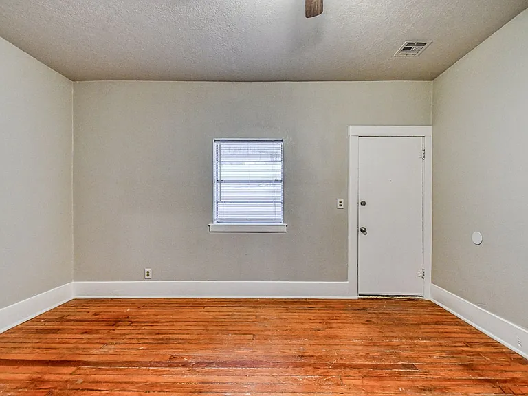 711 Jenkins Ave — Photo 5
